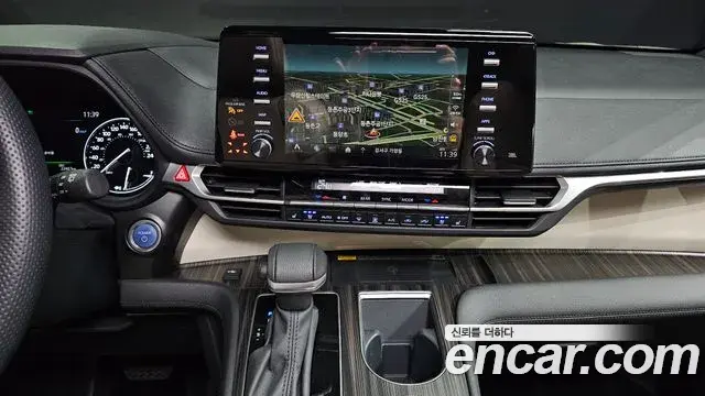 Toyota Sienna 2024 — ფოტო 13/37