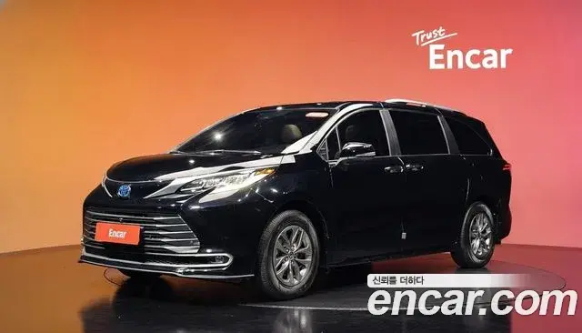 Toyota Sienna 2024 — ფოტო 25/37