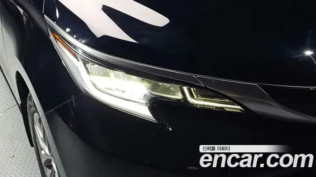 Toyota Sienna 2024 — ფოტო 31/37