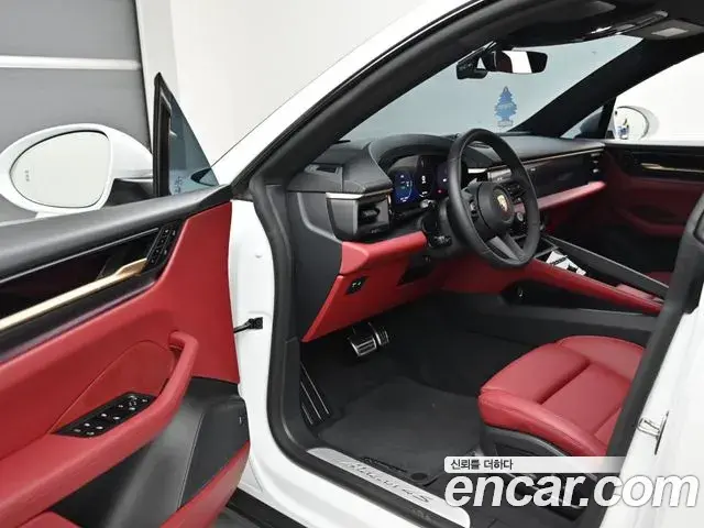 Porsche Macan EV 2025 — Photo 3/20