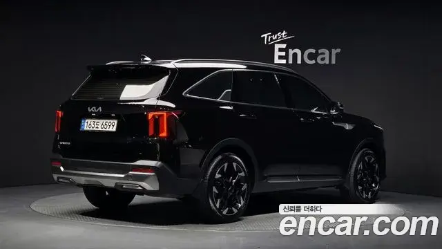 Kia Sorento 2024 — Фото 2/20