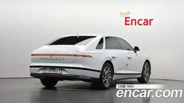 Hyundai Grandeur 2023 — Photo 2/20