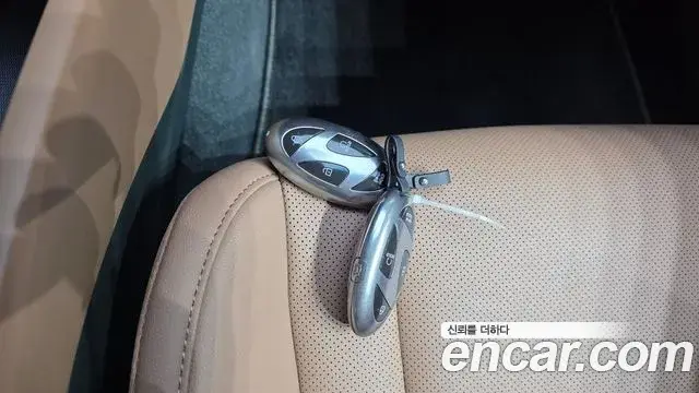 Hyundai Grandeur 2023 — Photo 17/20