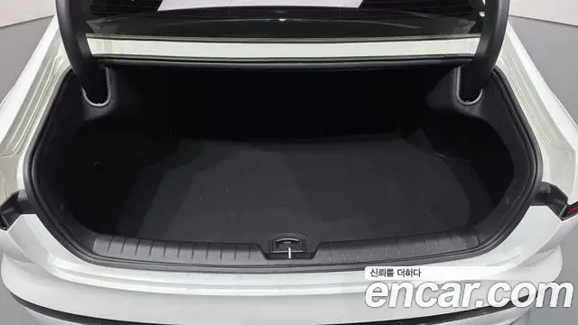 Hyundai Grandeur 2023 — Photo 18/20