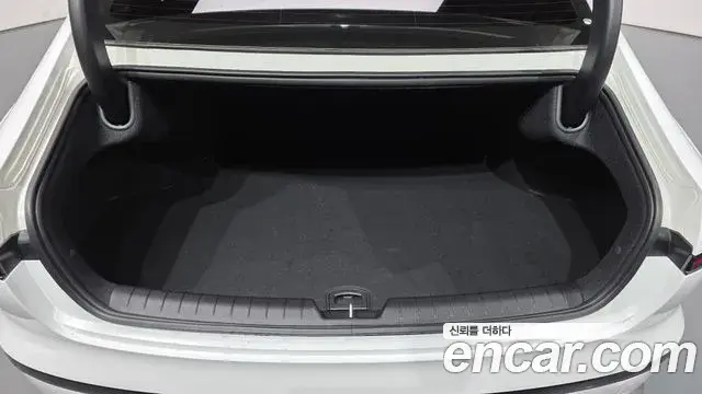 Hyundai Grandeur 2023 — Photo 19/20