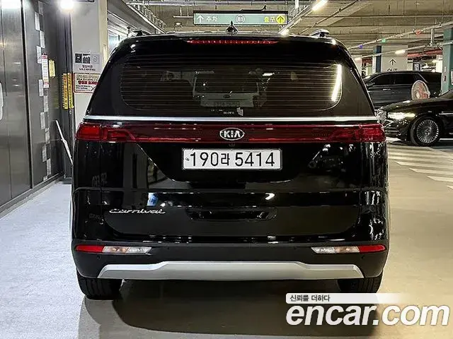 Kia Carnival 2021 — Photo 4/20