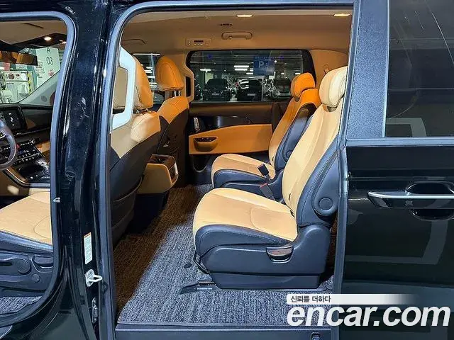 Kia Carnival 2021 — Photo 7/20