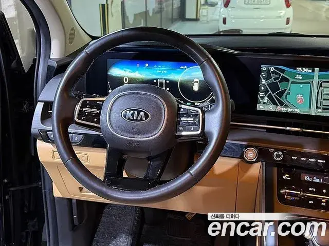Kia Carnival 2021 — Photo 8/20