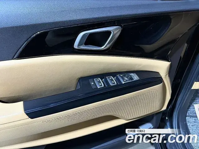 Kia Carnival 2021 — Photo 12/20