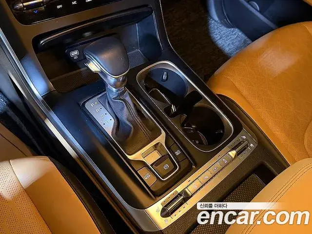 Kia Carnival 2021 — Photo 15/20