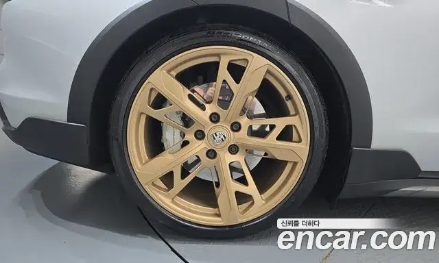 Porsche Taycan 2023 — ფოტო 12/20