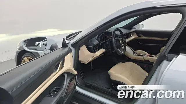Porsche Taycan 2023 — ფოტო 20/20