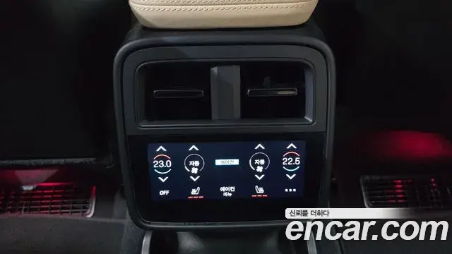 Porsche Taycan 2023 — ფოტო 13/20