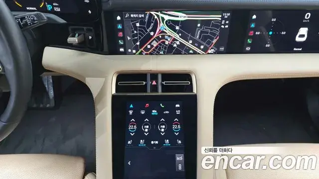 Porsche Taycan 2023 — ფოტო 3/20