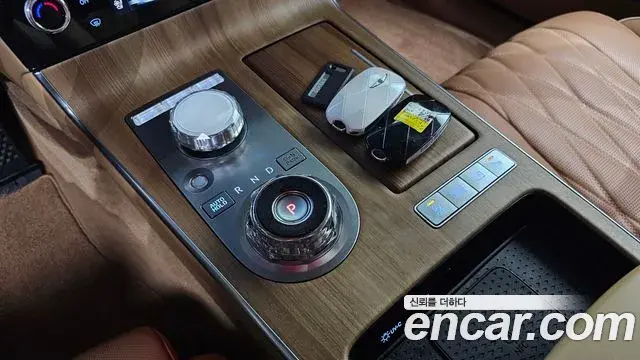 Genesis Electrified G80 2024 — Photo 9/20