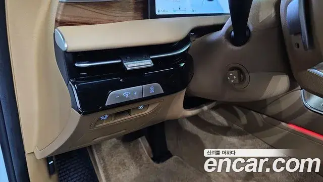 Genesis Electrified G80 2024 — Photo 17/20