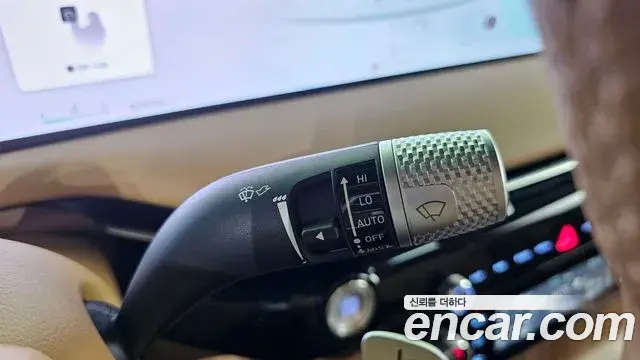 Genesis Electrified G80 2024 — Photo 18/20
