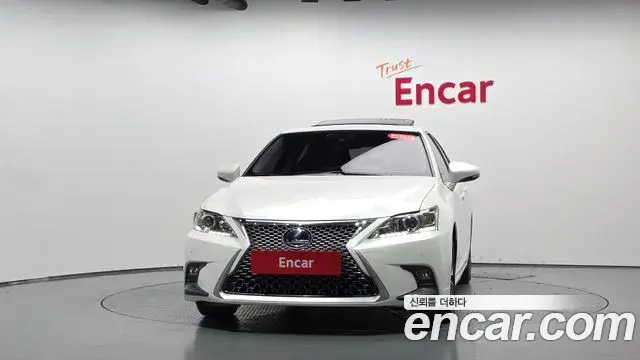 Lexus CT200h 2018 — Фото 3/20