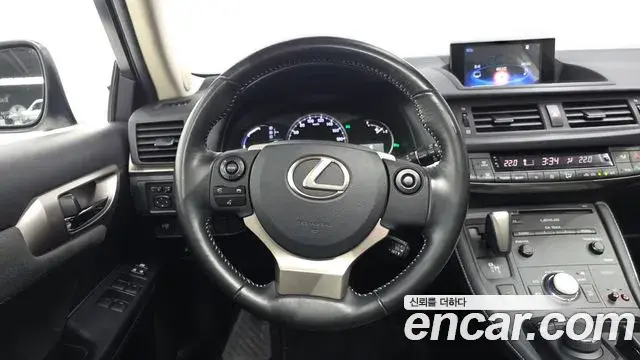 Lexus CT200h 2018 — Фото 12/20