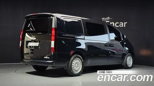 Hyundai Staria 2022 — Şəkil 18/20