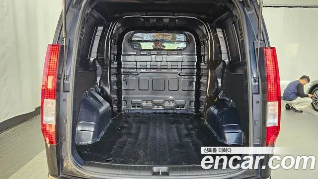 Hyundai Staria 2022 — Şəkil 13/20