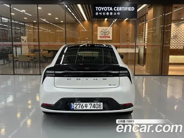 Toyota Prius 2026 — ფოტო 15/18