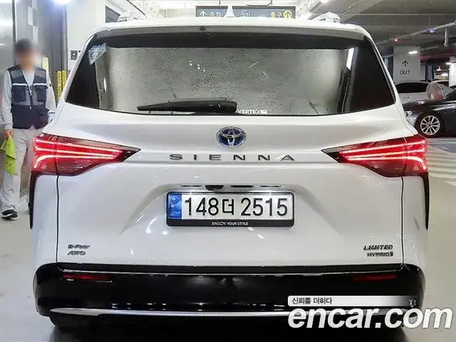 Toyota Sienna 2021 — Photo 16/20