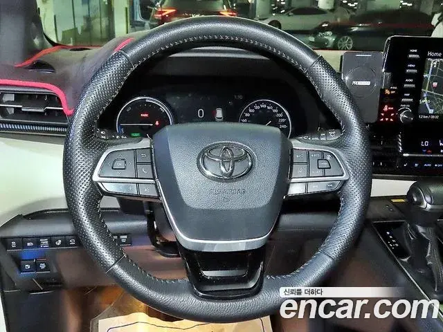 Toyota Sienna 2021 — Photo 19/20