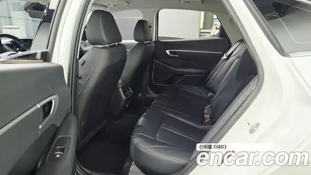 Hyundai Sonata 2022 — ფოტო 11/20