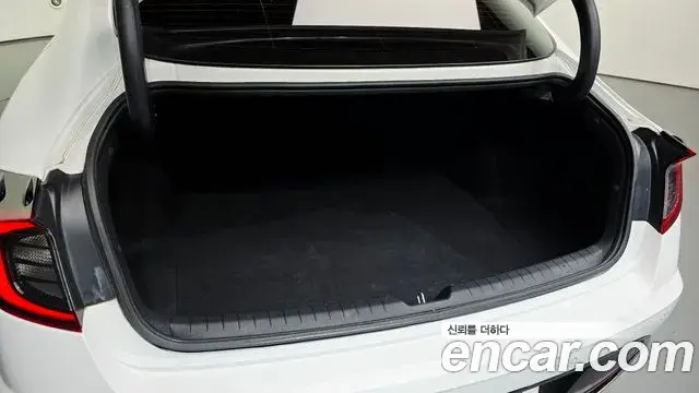Hyundai Sonata 2022 — ფოტო 17/20