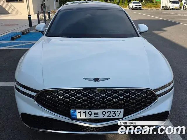 Genesis G90 2023 — Photo 2/20