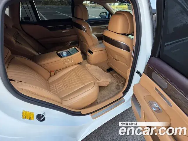 Genesis G90 2023 — Photo 8/20