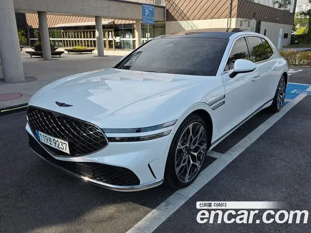 Genesis G90 2023 — Photo 13/20