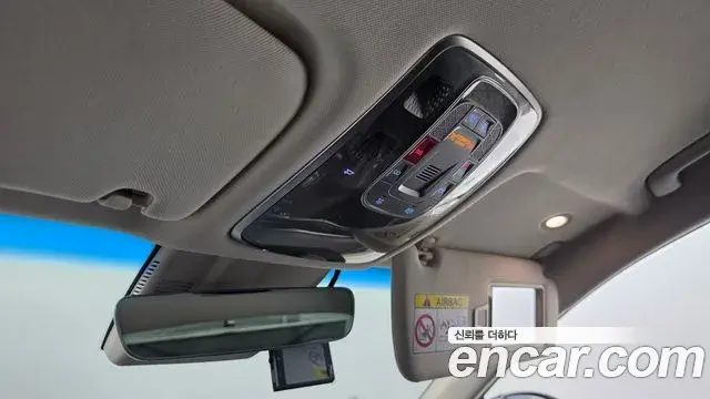 Genesis Electrified G80 2022 — Photo 18/20