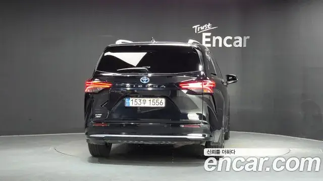 Toyota Sienna 2022 — Photo 4/20