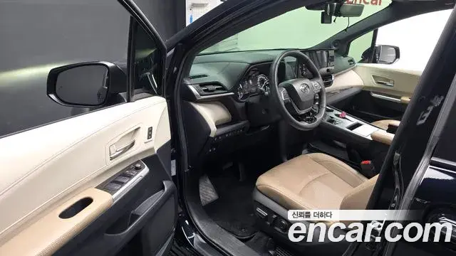Toyota Sienna 2022 — Photo 10/20