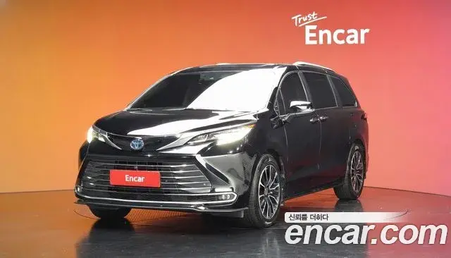 Toyota Sienna 2022 — Photo 1/20
