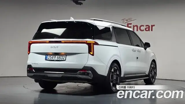 Kia Carnival 2024 — Фото 2/20