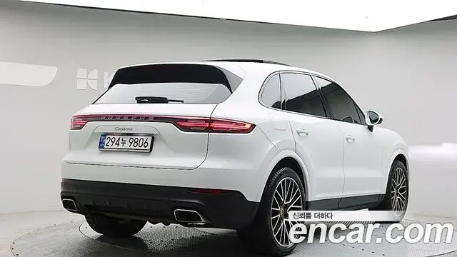 Porsche Cayenne 2020 — Photo 4/20