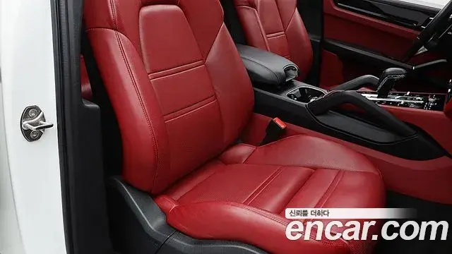 Porsche Cayenne 2020 — Photo 13/20