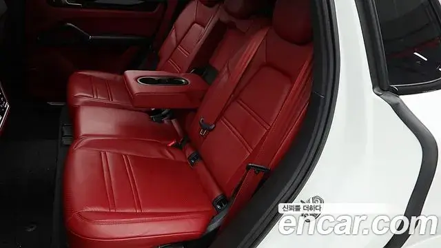 Porsche Cayenne 2020 — Photo 14/20