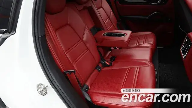 Porsche Cayenne 2020 — Photo 15/20