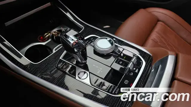 BMW X7 2021 — Photo 7/20