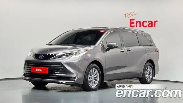 Toyota Sienna 2024 — Photo 1/20