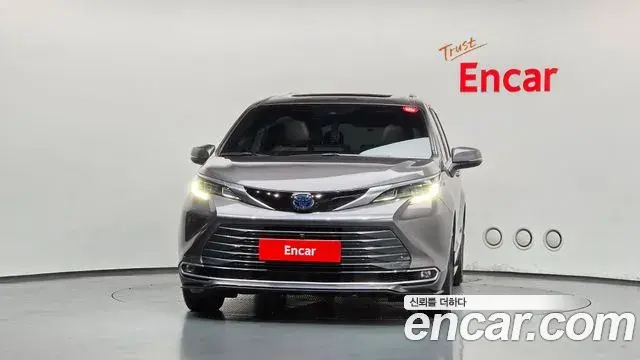 Toyota Sienna 2024 — Photo 3/20