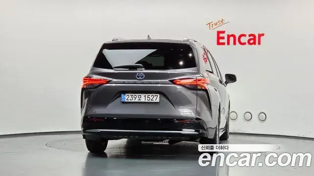 Toyota Sienna 2024 — Photo 4/20