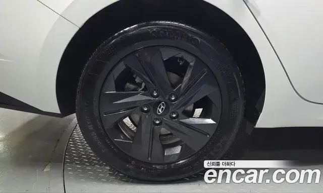 Hyundai Avante 2023 — Photo 5/20