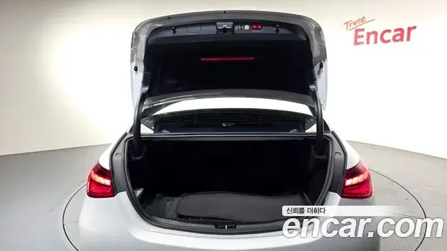 Mercedes-Benz C-Class 2024 — Şəkil 19/20