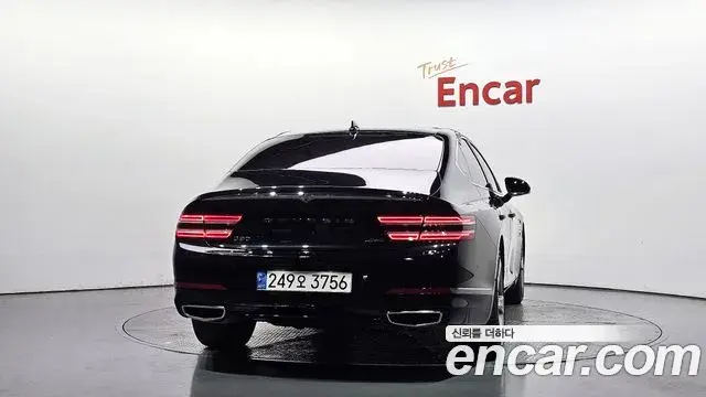 Genesis Electrified G80 2021 — Photo 4/20