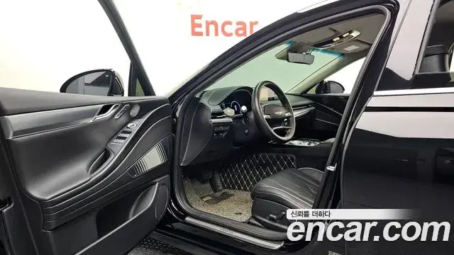 Genesis Electrified G80 2021 — Photo 10/20